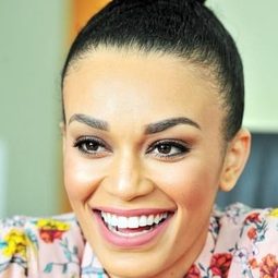 珀爾·塔斯 飾演 Tala