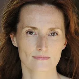 瑞秋·拉斯卡 - 布紐爾的異想迷宮演員 飾演Vicomtess de Noailles (voice)