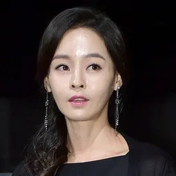 尹雪喜 飾演 In-hee