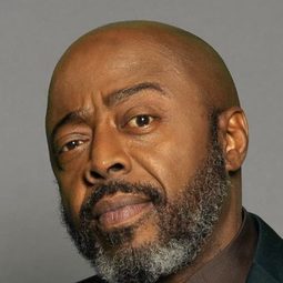 唐尼爾·羅林斯 飾演 Dez (voice)