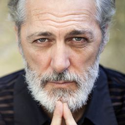 馬塞洛·馬薩瑞拉 飾演 Bianca's Father