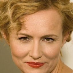 艾琳娜舍甫琴科 飾演 Tasha