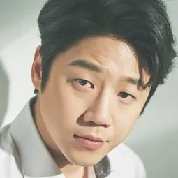 鄭浚遠 - 逆權車伕演員 飾演Kim Joong-han