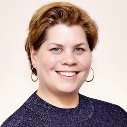 凱蒂·布蘭德 - 魔法褓母麥克菲 2演員 飾演Miss Turvey