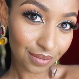 莎拉·哈桑 飾演 