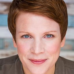 Brooke Jaye Taylor 飾演 Mrs. Detmer