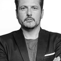 凱克·麥羅 - 公牛導演