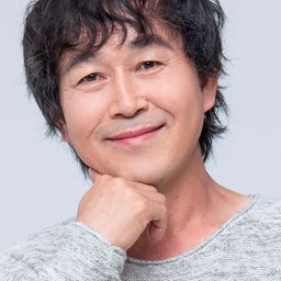 樸忠善 飾演 Jung Man-in
