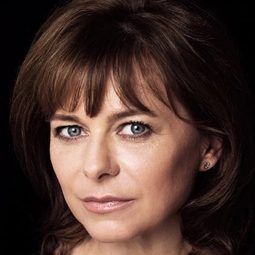 Martine Francke - Roméo et Juliette演員 飾演Mère Explosion