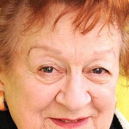 Ann Emery 飾演 Grandma