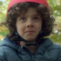 Niels Tolila - 婚禮致詞演員 飾演Justin