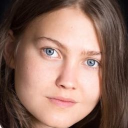 Tuva Jagell 飾演 Lina