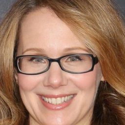 Dana Fox - 魔法壞女巫 : 第二章編劇