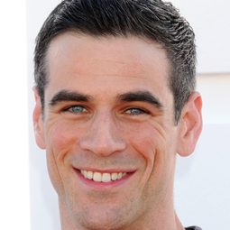 Eddie Cahill - 天作之合演員 飾演Robert