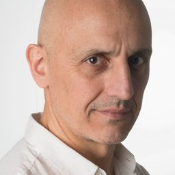 Alberto Jiménez 飾演 José