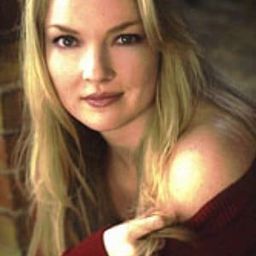 安潔拉·文特 飾演 Athena