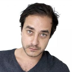 安德烈斯·阿爾梅達 飾演 Adrian