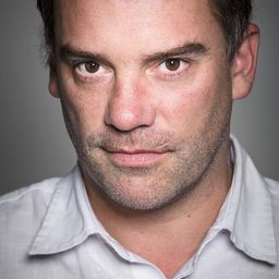 狄亞哥·穆諾茲 飾演 Teen Fernando