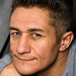 Oleg Kassin 飾演 Grisha