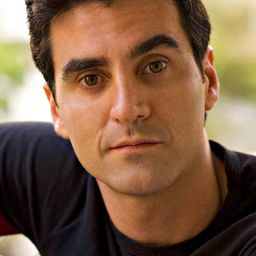 馬塞洛·拉罕 飾演 Raul