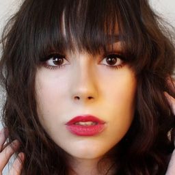 Nathalie Nailly 飾演 Pretty Woman at Bar