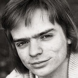 Clive Kneller 飾演 Collier