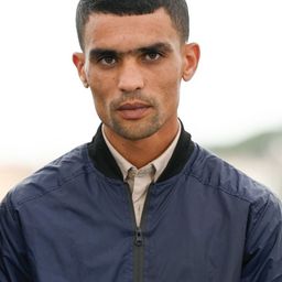 Ayoub Elaid 飾演 Issam