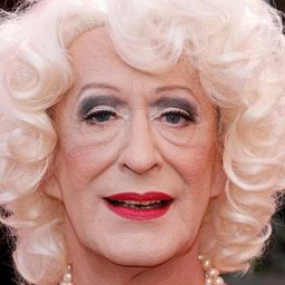 Lilo Wanders 飾演 Moderatorin