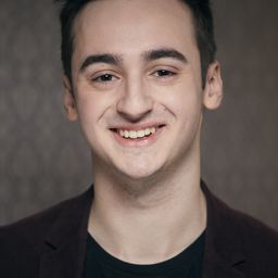 Isaiah Michaelski 飾演 Paul