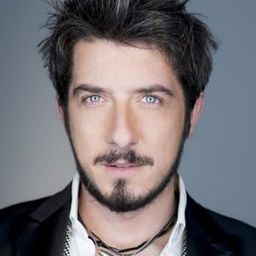 Paolo Ruffini 飾演 Ivan