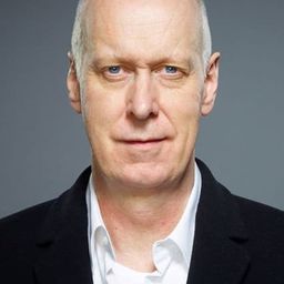 Gottfried Vollmer 飾演 Beat Cop