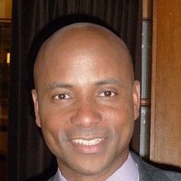 Humberto Tan 飾演 Humberto Tan