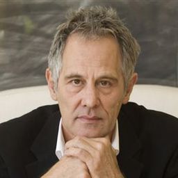 馬塞爾·凡希爾登 飾演 Judge Theron