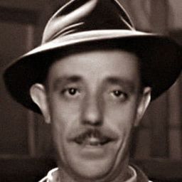 Antonio Bravo 飾演 Don Pablo