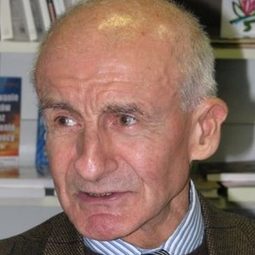 安德烈·多柏什 - 遊船黑白來演員 飾演Philosopher