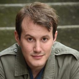 強尼·斯維特 飾演 Christopher Hound