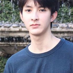 阿提魯吉·桑提恩 飾演 Novice Kiddee