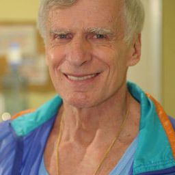 瑪麗安·格林卡 飾演 Doctor