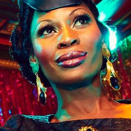 Dominique Jackson 飾演 Self