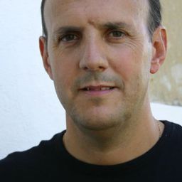 José María Asín - 遺傷演員 飾演Vecino