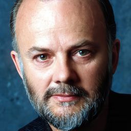 John Peel 飾演 
