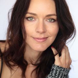 Hannah Barefoot - 傍晚時分演員 飾演Kathy Rose