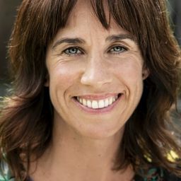 潔姬·凡比克 - Eagle vs Shark演員 飾演Burger Staff