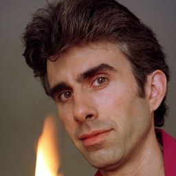 Christopher Hart - 魔掌演員 飾演The Hand