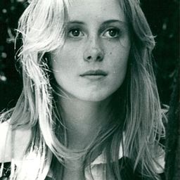 Cathryn Harrison 飾演 Marion