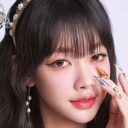 Pimmada Chaisaksoen 飾演 Jida