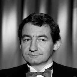 Pierre Desproges 飾演 Le procureur