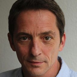 Stefan Gebelhoff - 再生門演員 飾演Paul Wiegand