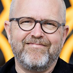 Klaus Bondam 飾演 Toastmasteren