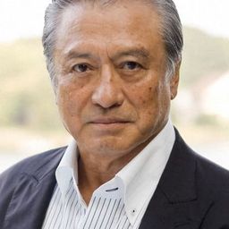 亀石征一郎 飾演 